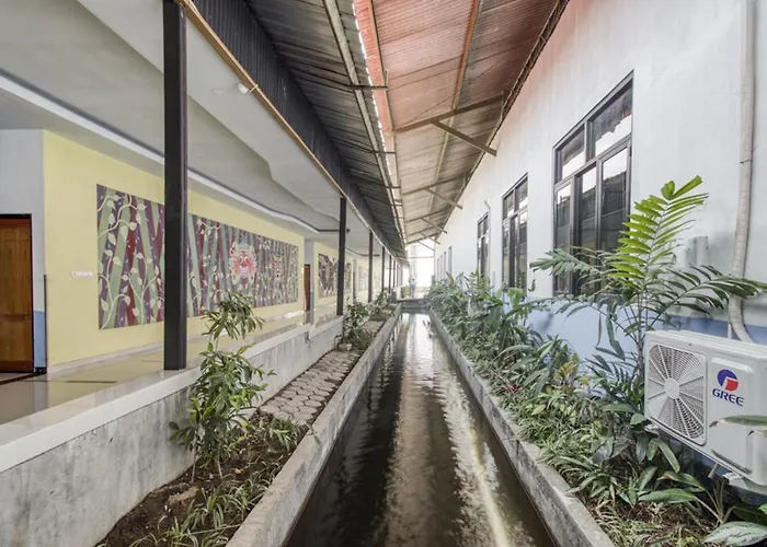 Reddoorz Plus @ Flory Hotel Yogyakarta